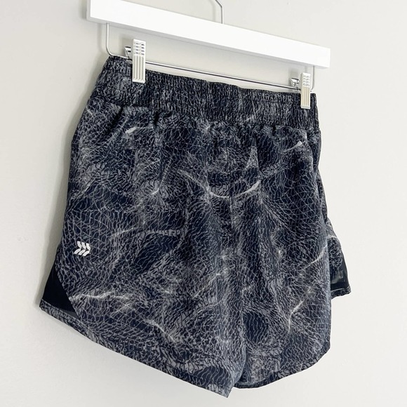 All in motion athletic shorts (Size XS) - Picture 5 of 7